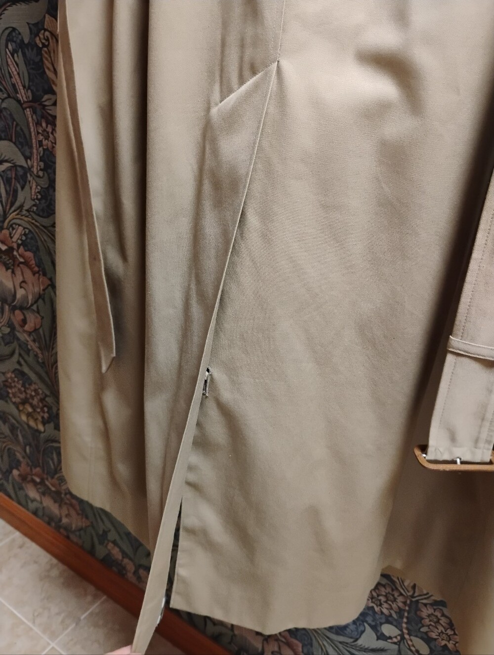 Vintage Burberry Trench Coat With Removable Collar - Picture 9 of 16